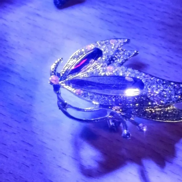 Butterfly Purple Rhinestone and Crystal Rhinestones Brooch - Picture 7 of 7